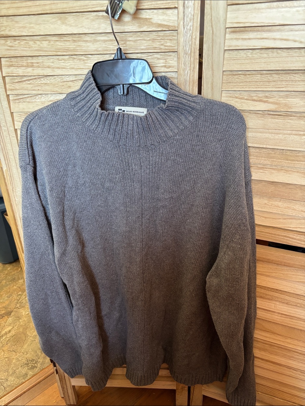 Men’s Wilke Rodriguez sweater XLT